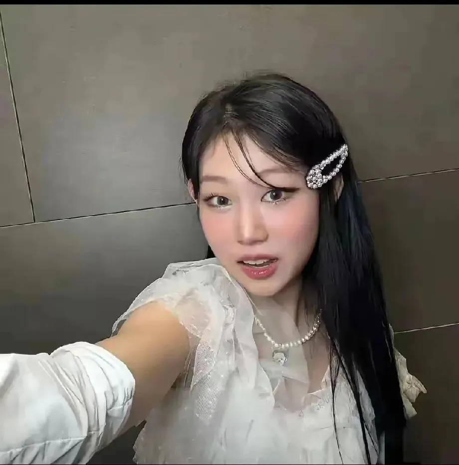 韩国的包装确实高明！小沈阳的女儿沈佳润越来越像韩国偶像张元英，看起来非常漂亮！-IS充值【57】